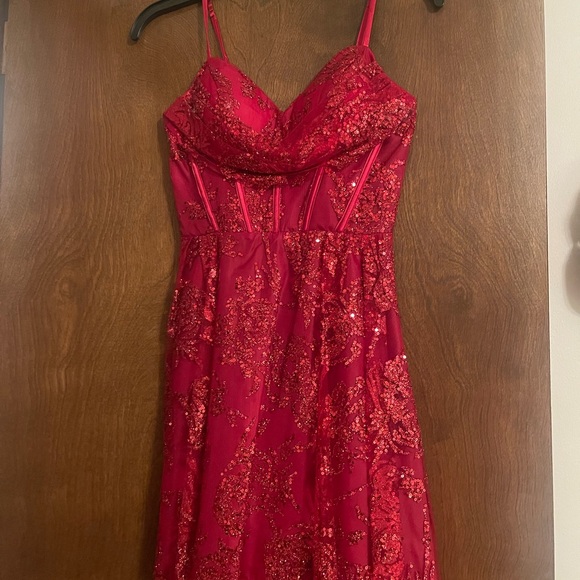 Blondie Nites Vibrant Red Sequin Dress - Picture 1 of 3